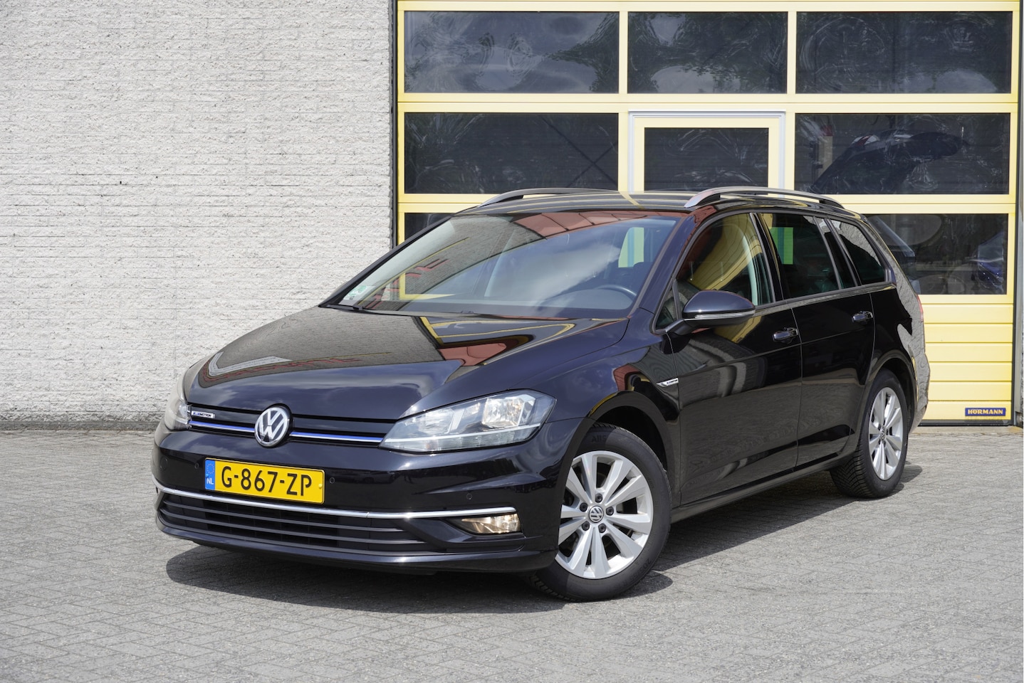Volkswagen Golf Variant - 1.5 TSI 131PK! Highline BJ2020 Lmv 16" | Pdc | Navi | Achteruitrijcamera | App-Connect | C - AutoWereld.nl