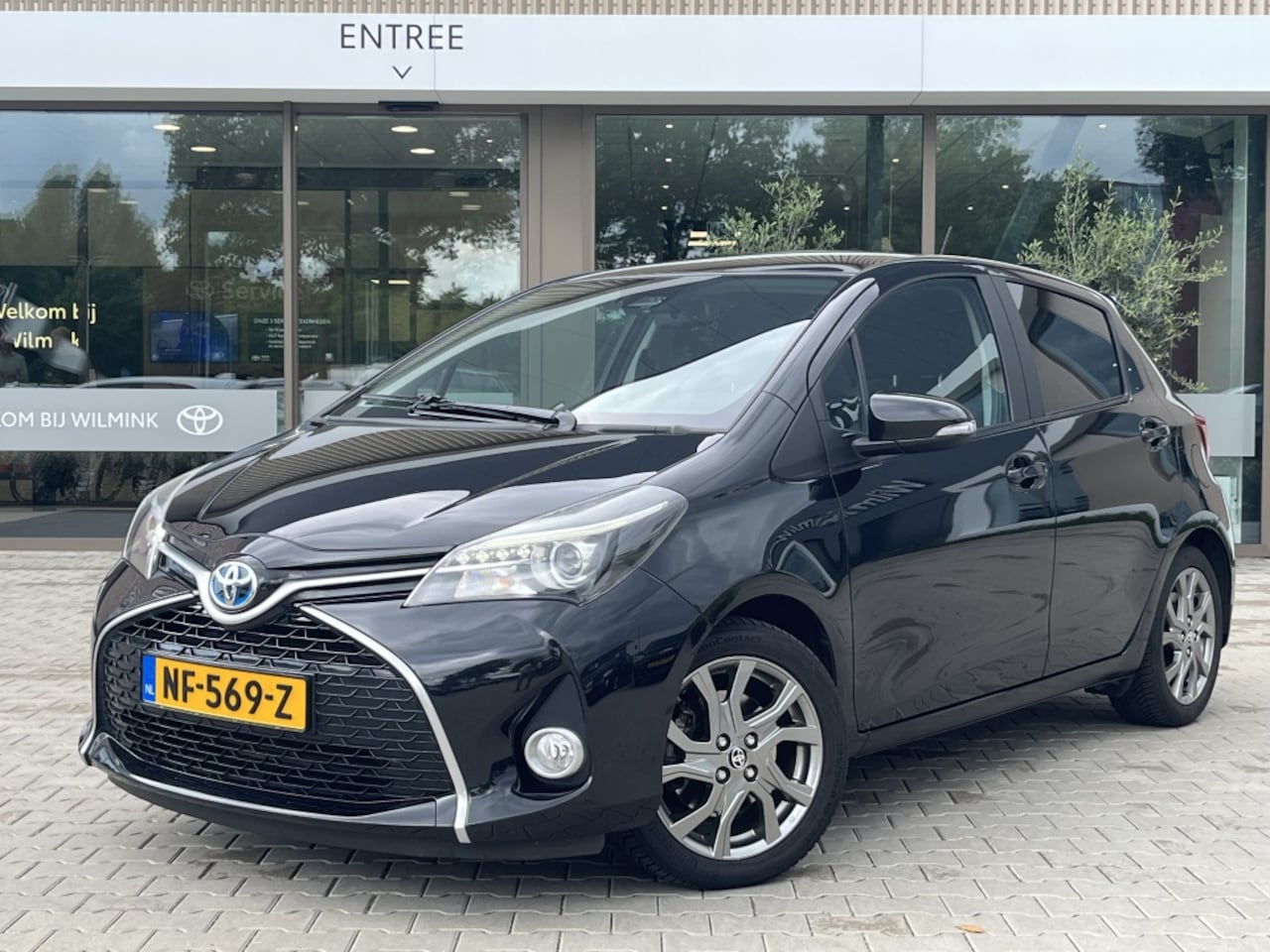 Toyota Yaris - 1.5 Hybrid Dynamic | Panoramadak | Navi | Camera - AutoWereld.nl