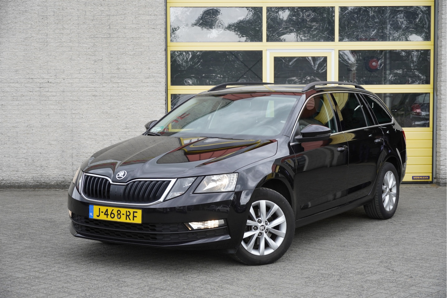 Skoda Octavia Combi - 1.5 TSI 150PK! Automaat Business Edition BJ2020 Lmv 16" | Led | Pdc | Navi | App-Connect | - AutoWereld.nl