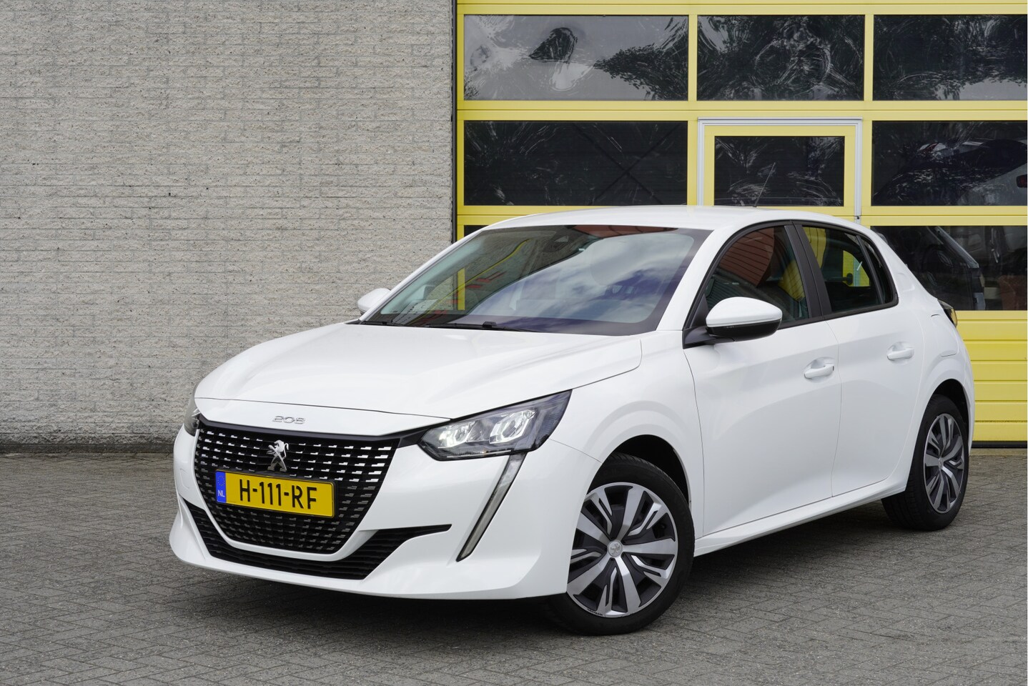 Peugeot 208 - 1.2 PureTech 5drs Blue Lease Active BJ2020 Led | Pdc | Navi | Airco | Cruise control | Get - AutoWereld.nl