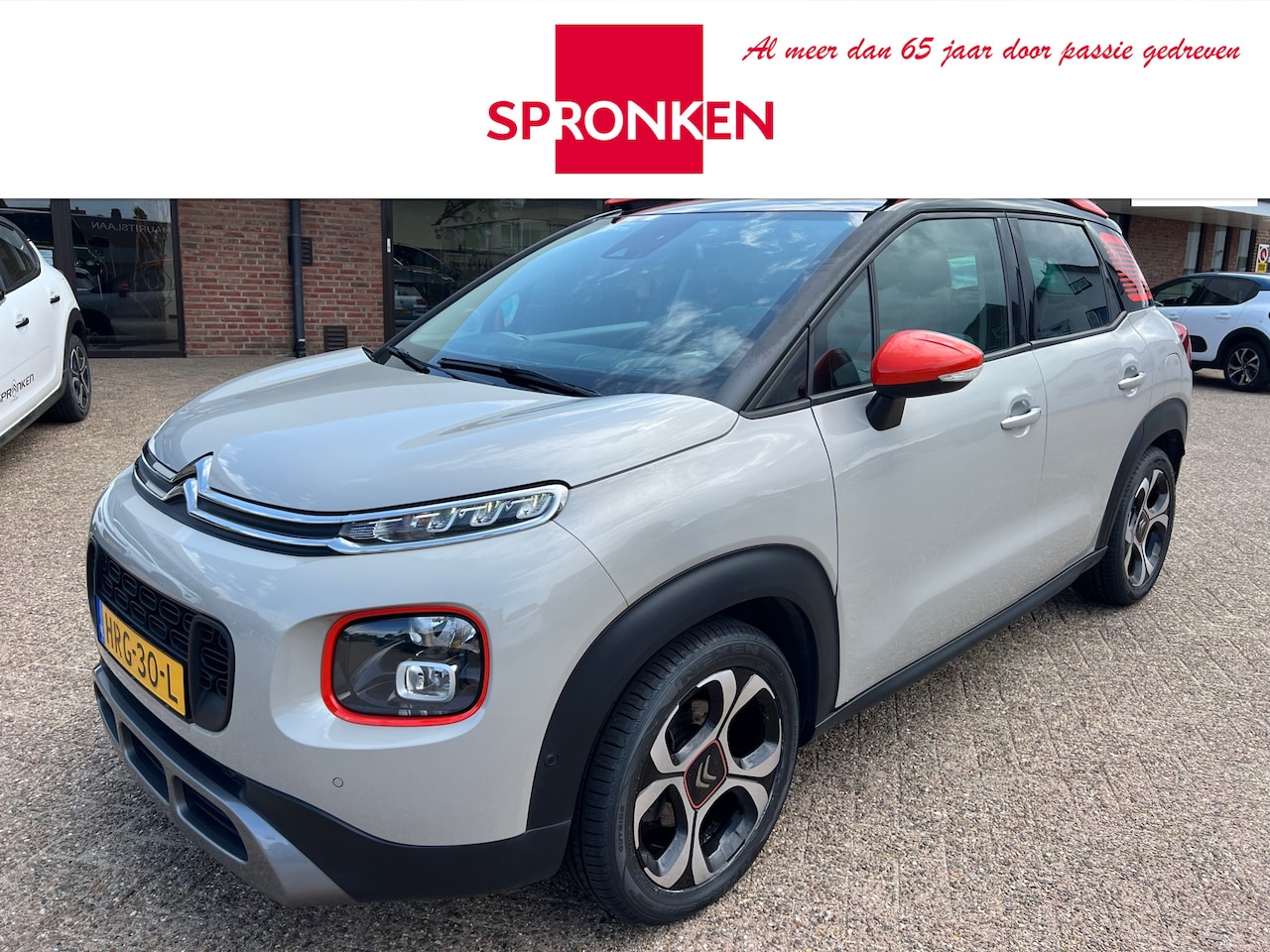 Citroën C3 Aircross - 1.2 PureTech S&S Shine Panoramadak-Navi-Camera_Keyless-Afn. trekhaak-headup - AutoWereld.nl