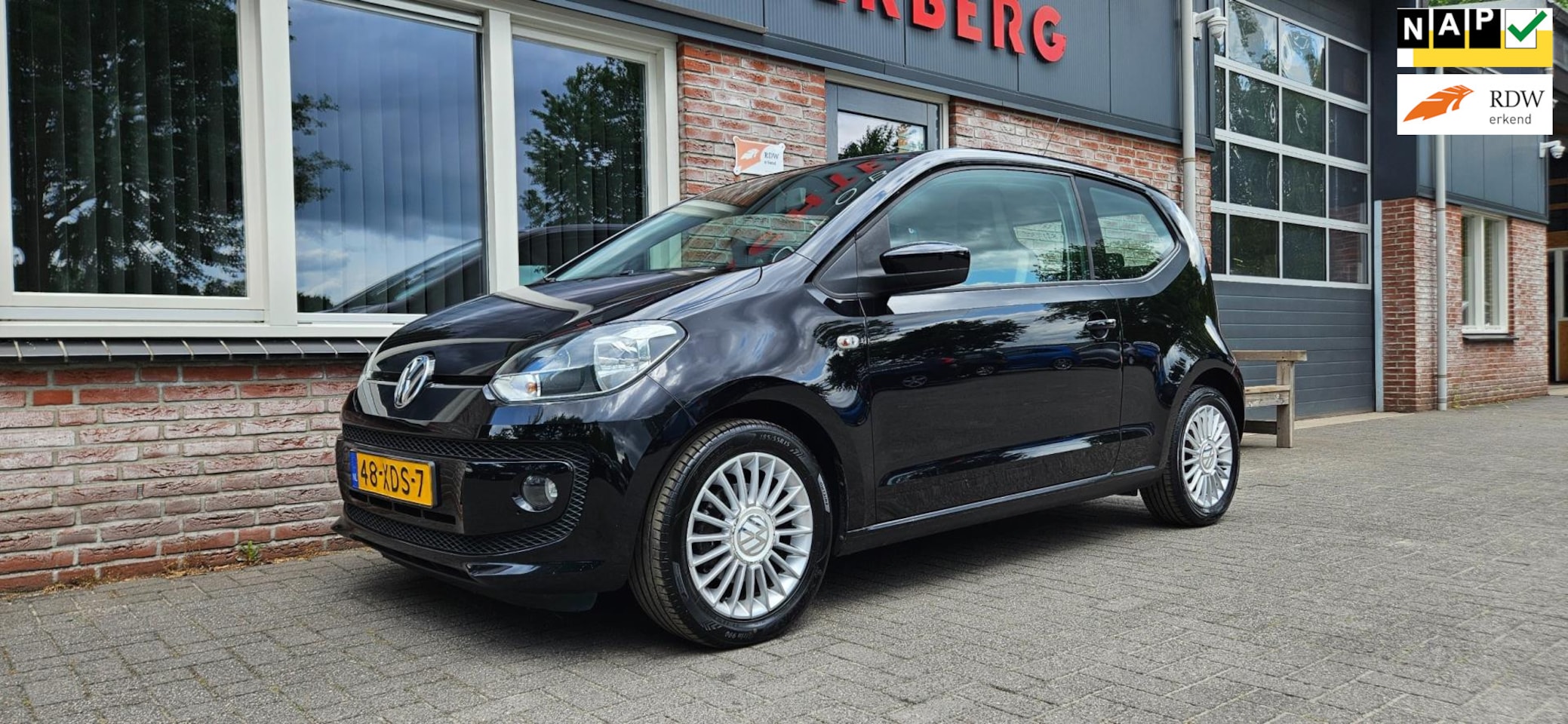 Volkswagen Up! - 1.0 high up! BlueMotion Airco! Cruise Control! PDC! Navigatie! Leuke Auto! - AutoWereld.nl