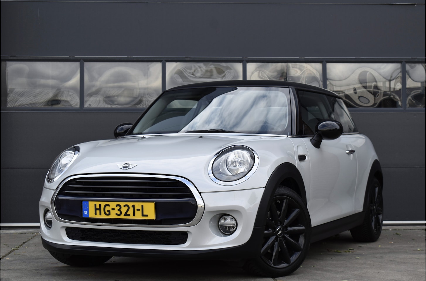 MINI Cooper - Mini 1.5 Chili Business Navi - Cruise - Sfeer - Clima - AutoWereld.nl