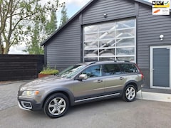 Volvo XC70 - 2.4 D5 Summum Navigatie, Open-dak, Trekhaak, Xenon, Leer, Stoelverwaming, Achteruitrijcame
