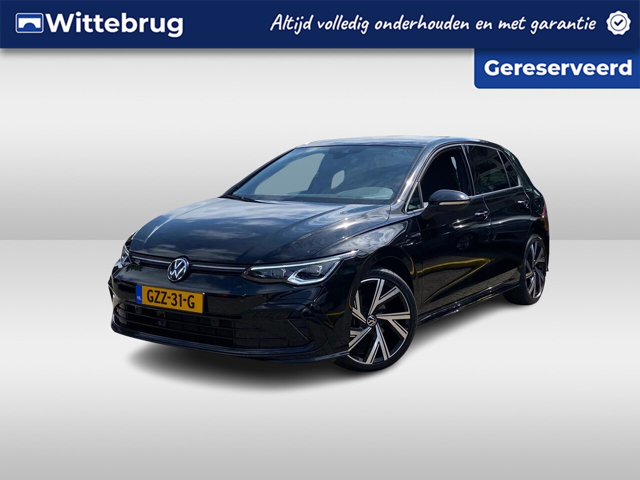 Volkswagen Golf - 1.5 eTSI R-Line Business / Black Style / Panoramadak / IQ LED Matrix / 18" LMV / Camera / - AutoWereld.nl