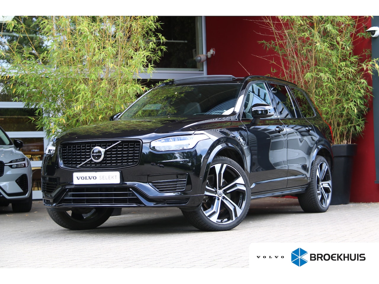 Volvo XC90 - 2.0 T8 Twin Engine AWD R-Design | Luchtvering | Stoelventilatie | Trekhaak | 360 Camera | - AutoWereld.nl