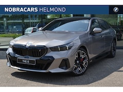 BMW i5 - eDrive40 High Executive M Sport / Panoramadak / Adaptieve LED / Comfort Access / Parking A