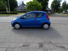 Peugeot 107 - 1.0-12V XS