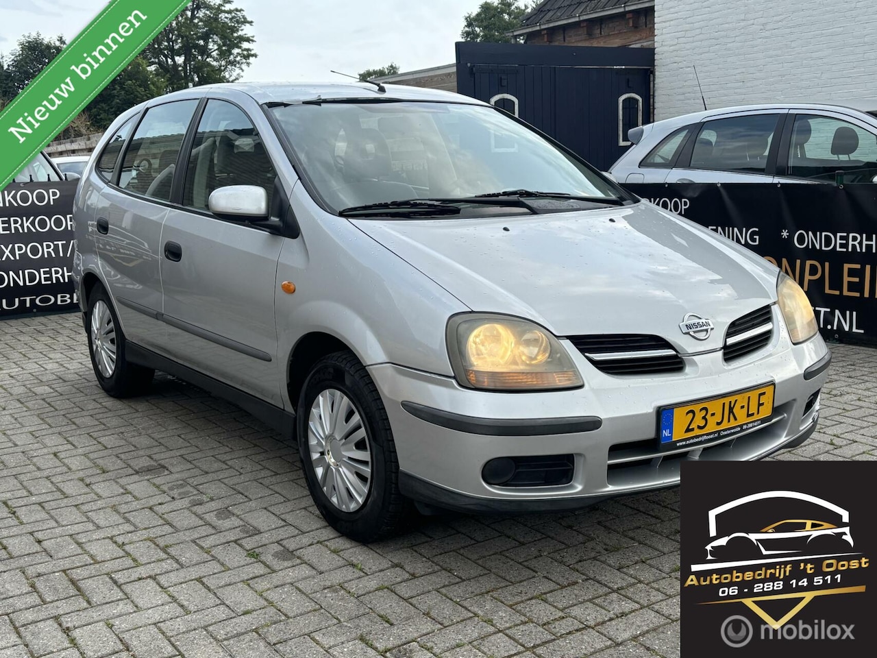 Nissan Almera Tino - 1.8 Luxury airco, trekhaak lange apk ! - AutoWereld.nl