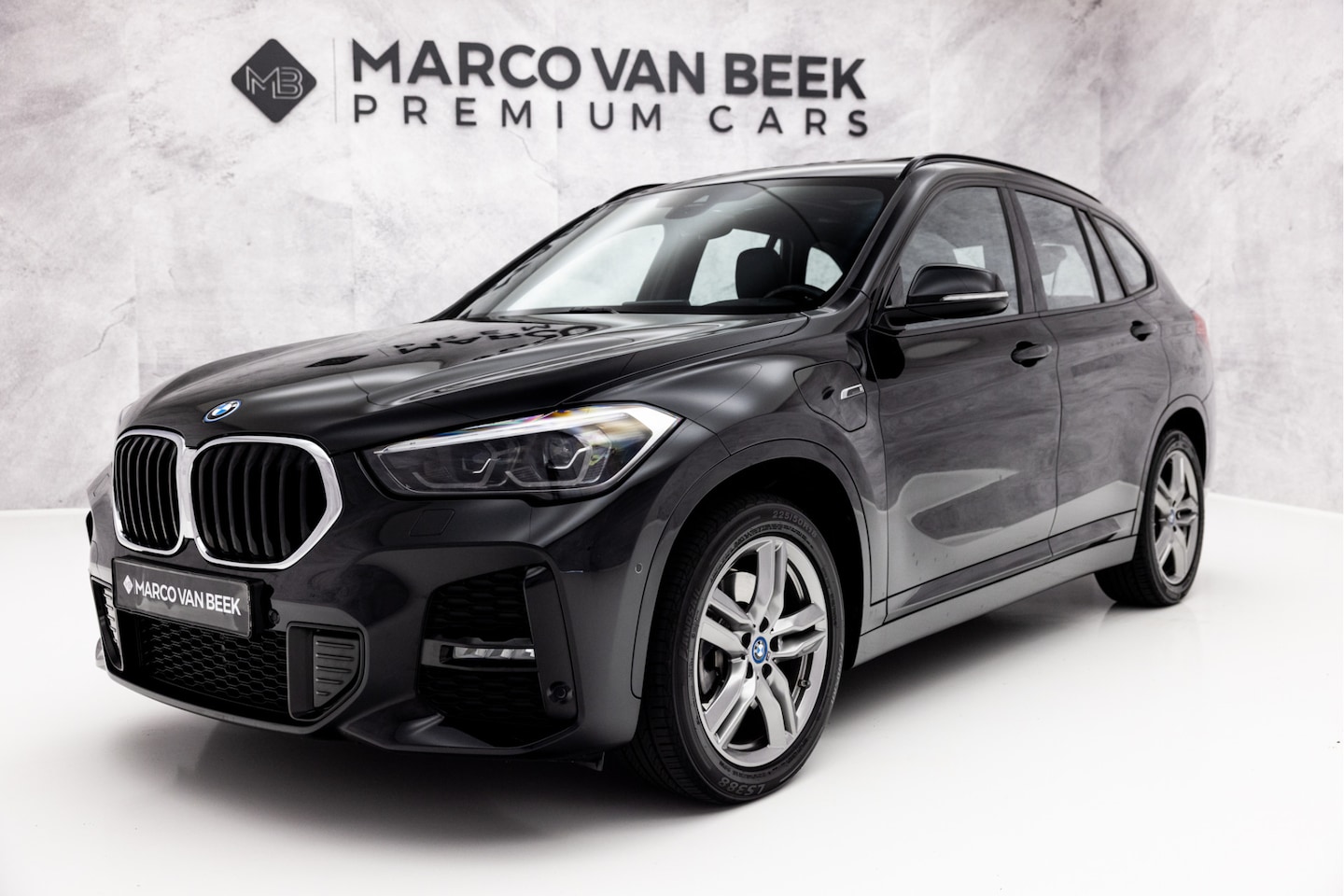 BMW X1 - xDrive25e | M-Sport  | Pano | ACC | Head-Up - AutoWereld.nl