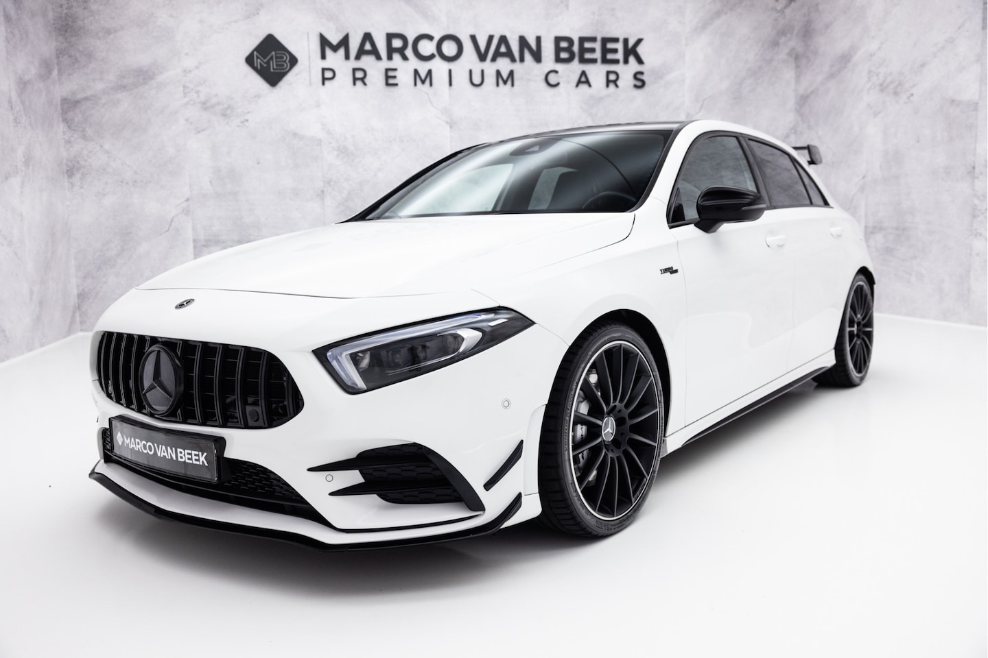 Mercedes-Benz A-klasse - AMG 35 4MATIC | Performance Stoel | Aero | Burmester | Sfeer - AutoWereld.nl