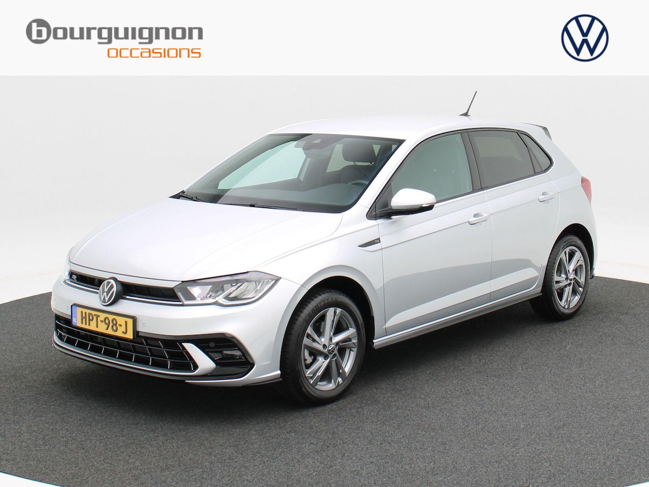 Volkswagen Polo - 1.0 TSi 110 Pk Automaat R-Line Business | LED | 16 Inch | Privacy Glass | Parkeersensoren - AutoWereld.nl