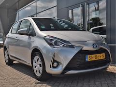 Toyota Yaris - 1.5 Hybrid Design Red | Achteruitrijcamera | Climate Control | Cruise Control | 15 Inch Li