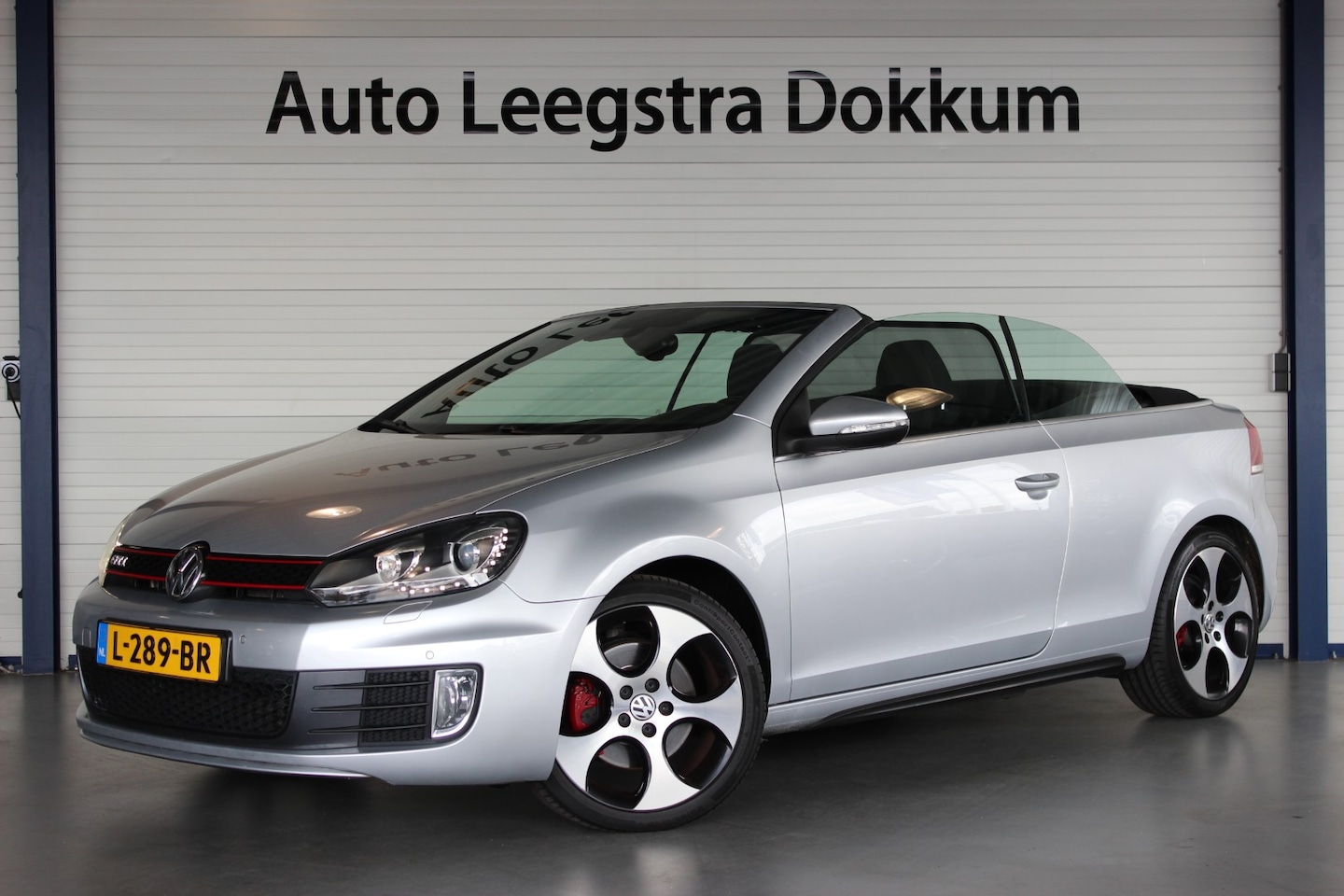 Volkswagen Golf Cabriolet - 2.0 TSI GTI Camera | DDC | Xenon/LED | Cruise | Navi | Stoelverw. | DAB | 18" LMV | PDC V+ - AutoWereld.nl