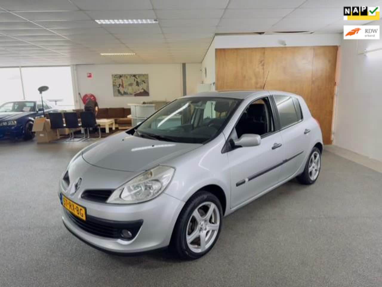 Renault Clio - 1.6-16V Privilège Apk Nieuw,Clima,Cruise,N.A.P,Lm velgen,2 sleutels + Boekjes,Topstaat!! - AutoWereld.nl
