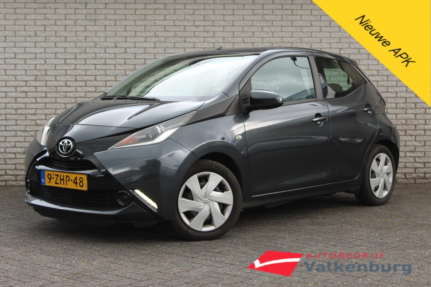 Toyota Aygo - 1.0 VVT-i 69pk 5D x-play | Camera | Cruise | LED | Airco | Elektrische ramen | Start/Stop - AutoWereld.nl