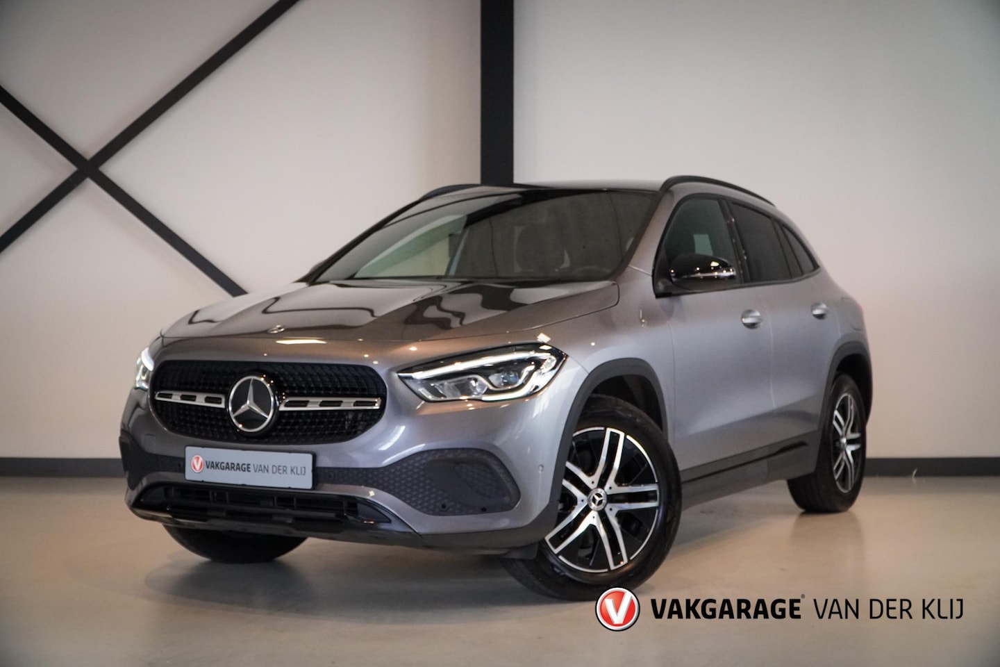 Mercedes-Benz GLA-Klasse - 250 e Progressive | Navigatie | Camera | Night Pakket | Widescreen | Stoelverwarming | LED - AutoWereld.nl