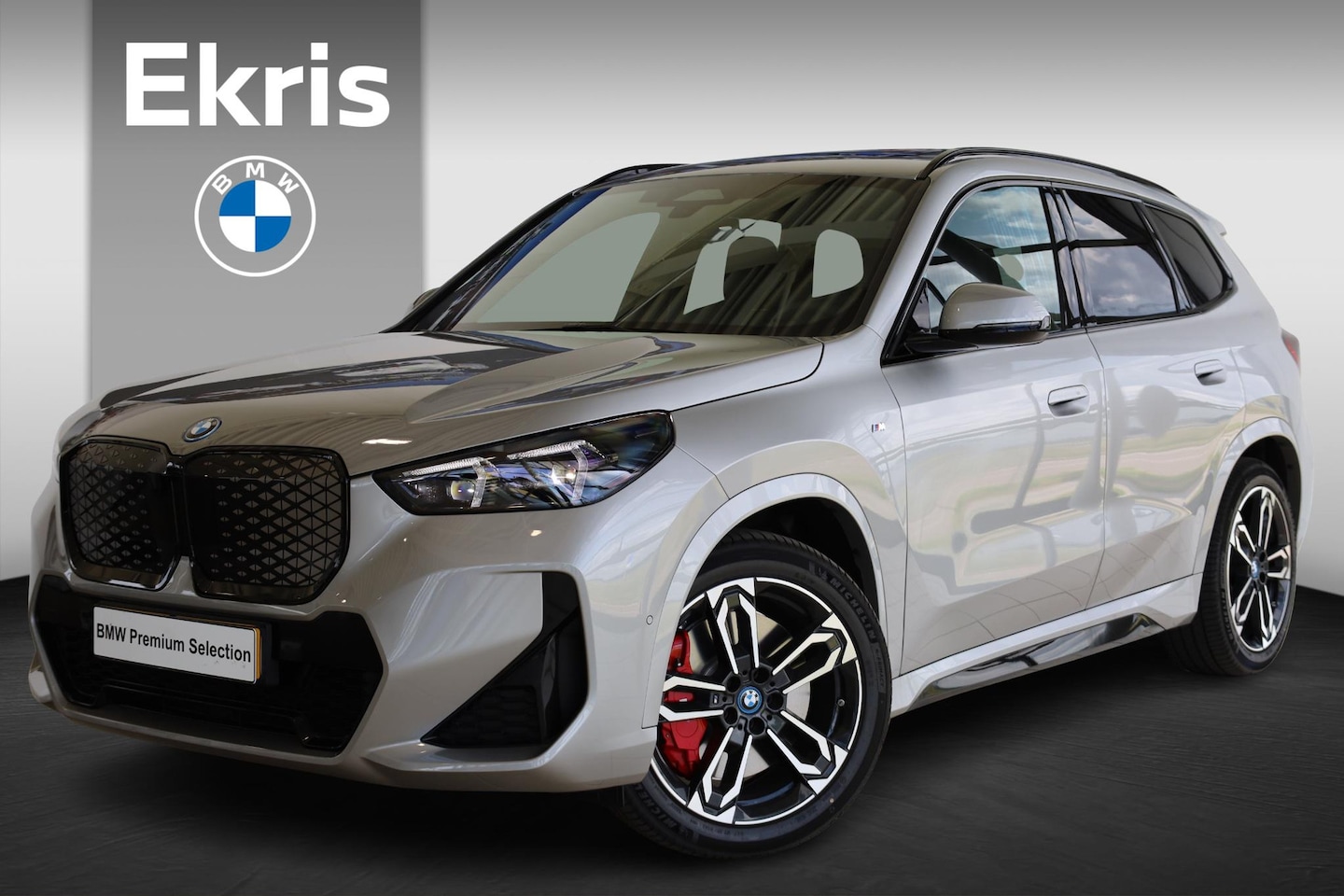 BMW iX1 - eDrive20 M Sportpakket Pro | Travel & Premium Pack | Driving Assitant Plus - AutoWereld.nl