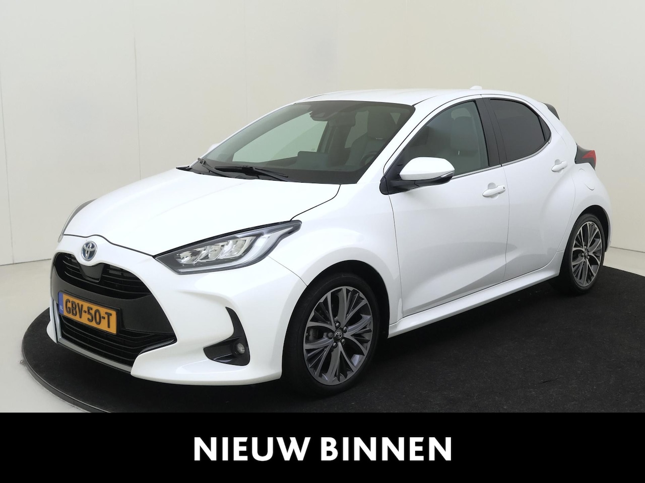 Toyota Yaris - 1.5 Hybrid Executive | AUTOMAAT | Navigatie | Achteruitrijcamera | Cruise & Climate Contro - AutoWereld.nl