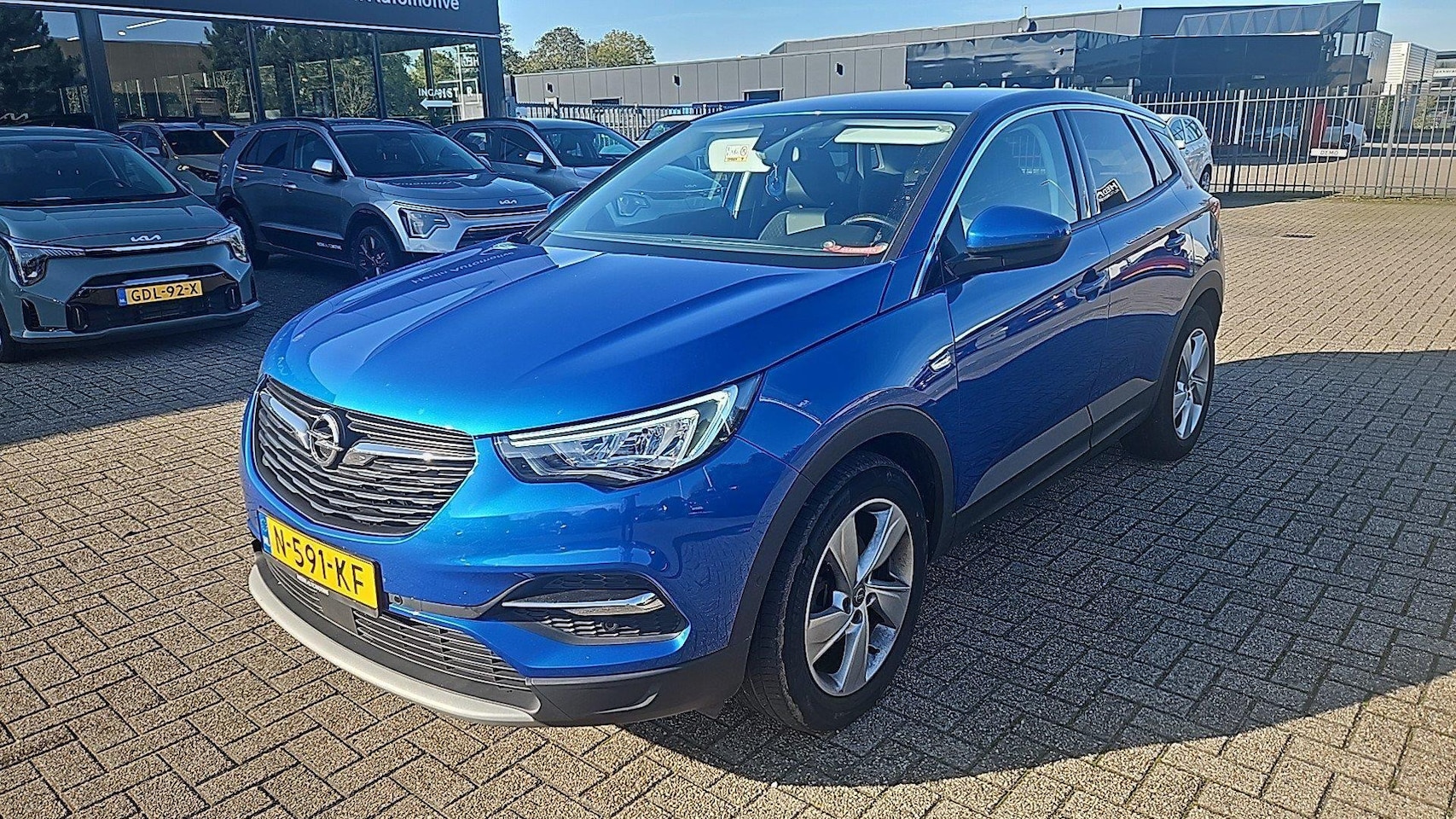 Opel Grandland X - 1.2 Turbo Edition Climate control | Navigatie | Parkpilot V&A | Winterpakket - AutoWereld.nl