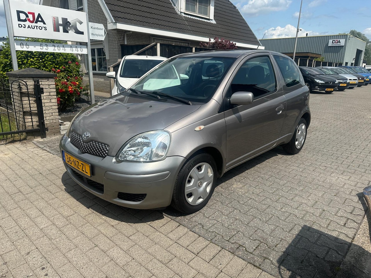 Toyota Yaris - 1.3 VVT-i Sol 1.3 VVT-i Sol - AutoWereld.nl
