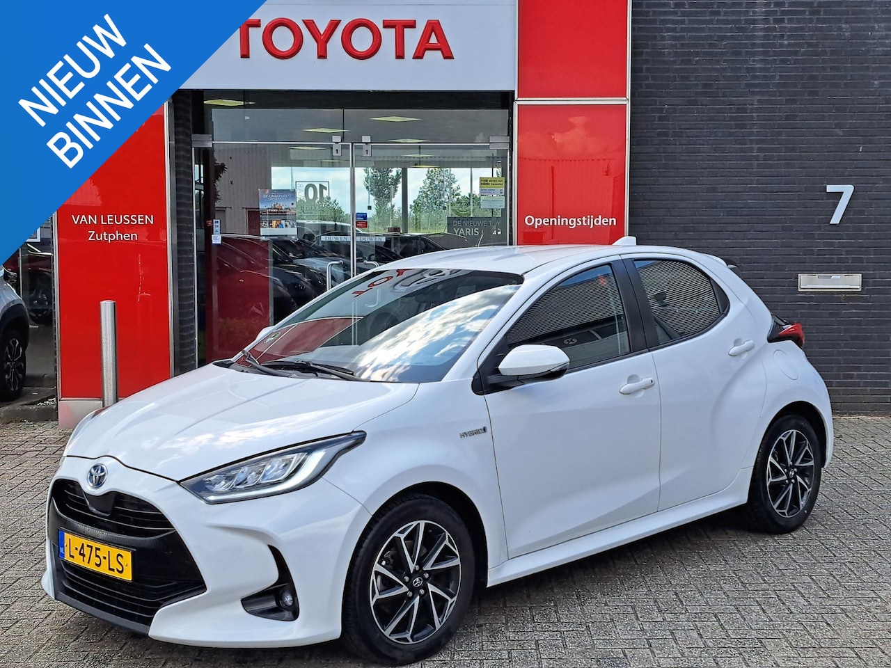 Toyota Yaris - 1.5 Hybrid Dynamic BTW-AUTO ADAPTIVE CRUISE CONTROL ACHTERUITRIJCAMERA - AutoWereld.nl