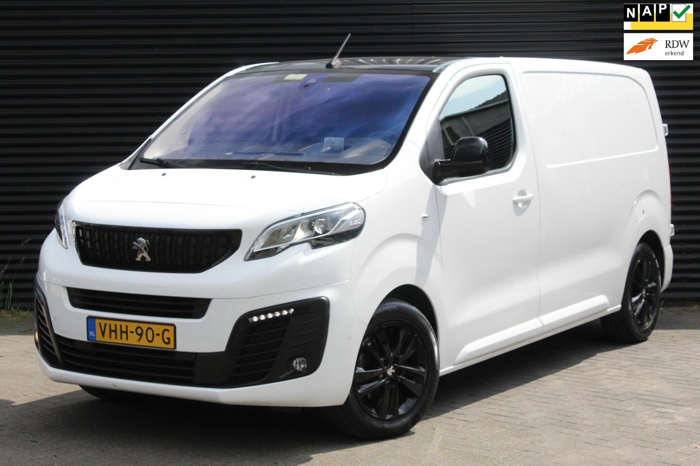 Peugeot Expert - 2.0 BlueHDI 180 pk L2 Asphalt | Xenon | Acc | Camera | Trekhaak | Leer | - AutoWereld.nl