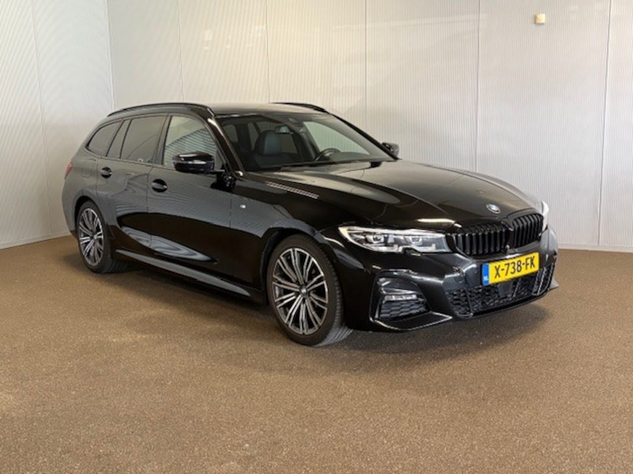BMW 3-serie Touring - 320i M SPORTPAKKET-ACC-SPORTSTOELEN-CAMERA-COMPLEET - AutoWereld.nl