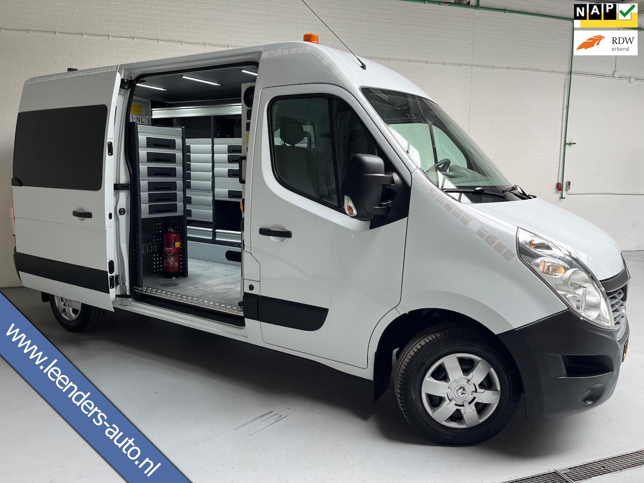 Renault Master - Servicewagen T35 2.3 dCi 145pk euro6 L2H2 BOTT Inrichting, Victron omvormer, Standkachel, - AutoWereld.nl