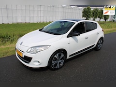 Renault Mégane - 1.4 TCe Bose met Navigatie en Panorama dak