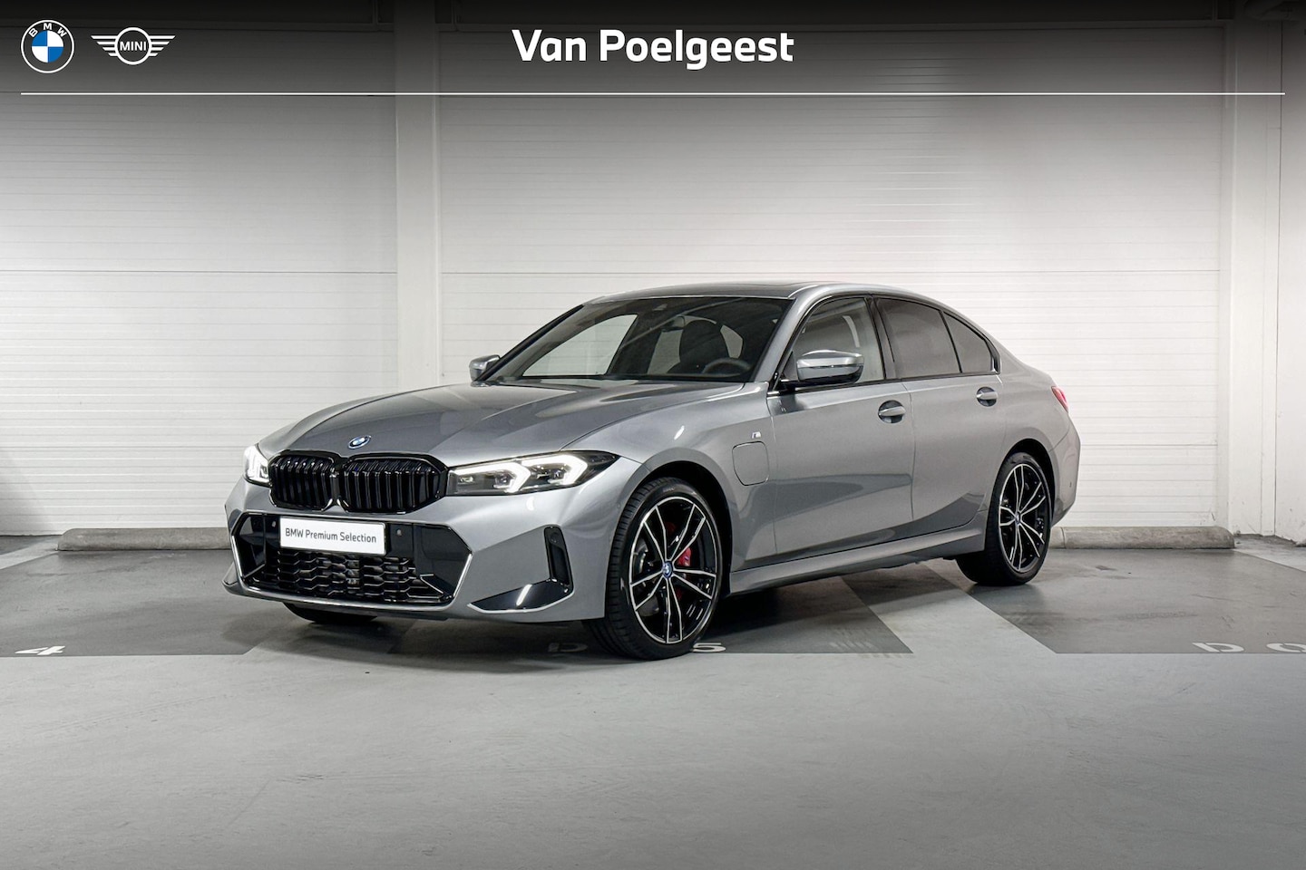 BMW 3-serie - Sedan 320e M-Sport Pro | Travel Pack | Parking Pack | Harman/Kardon | Schuif-/Kanteldak - AutoWereld.nl