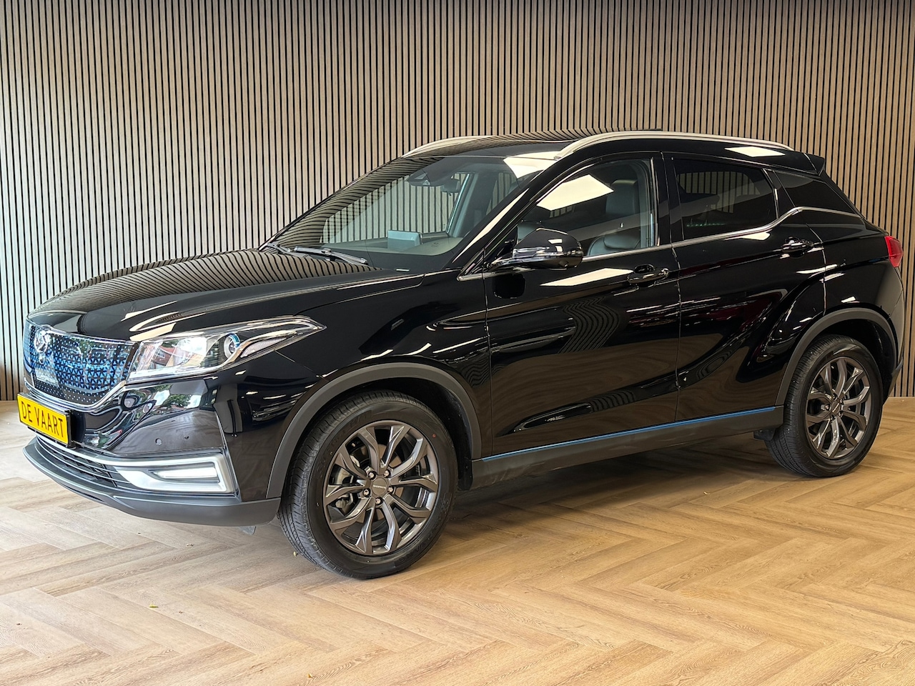 Seres 3 - 52kWh AUT. PANORAMADAK CAMERA 360° KEYLESS NAVIGATIE DRIVING ASSISTANCE LEDER AIRCO PDC US - AutoWereld.nl