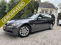 BMW 3-serie Touring - 325i High Executive / Dealer Onderhouden / Navi. / Airco