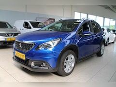Peugeot 2008 - 1.2 PureTech 110pk Signature Airco Navi Carplay Trekhaak 39.104km