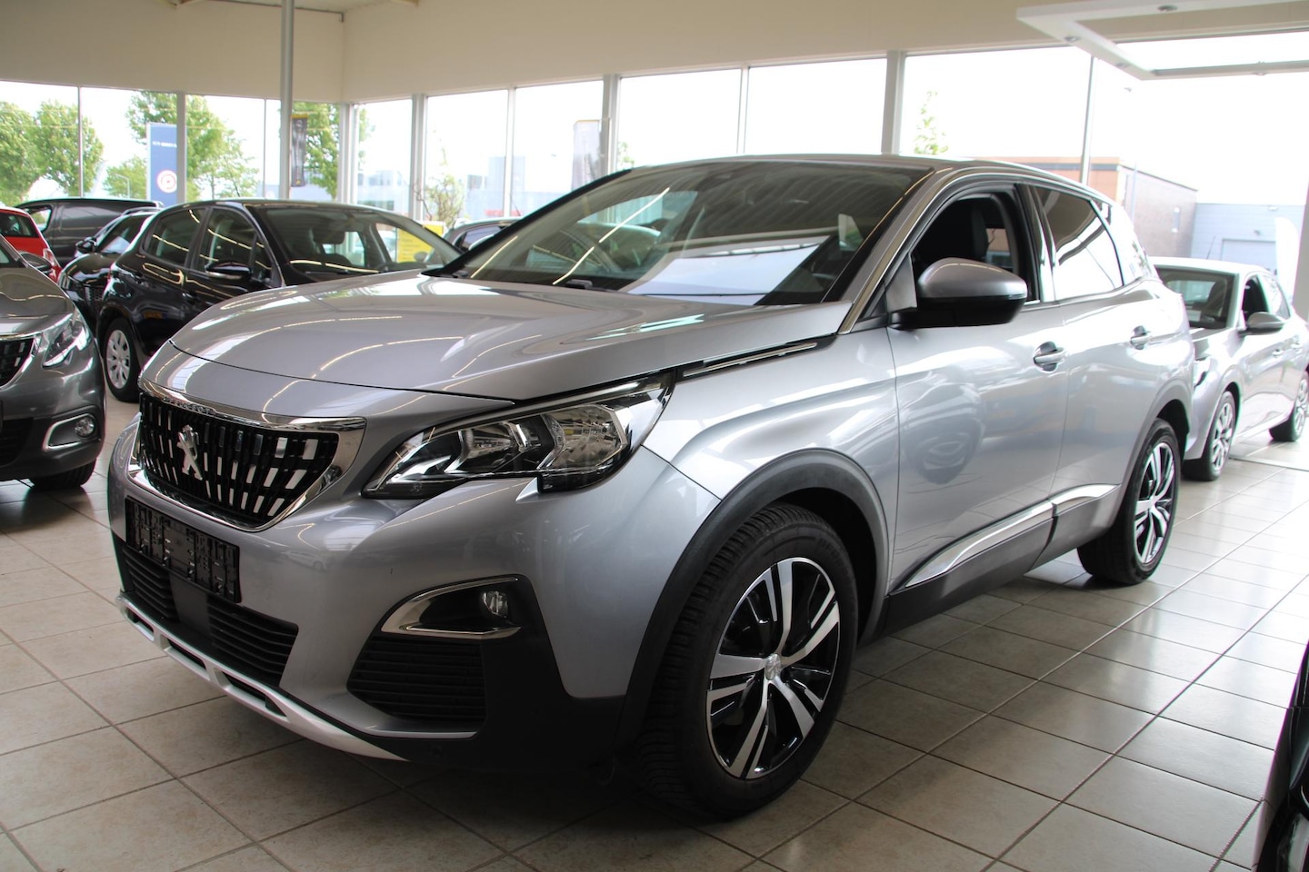 Peugeot 3008 - 1.2 PureTech 130pk Allure Airco Navi Carplay 75858km - AutoWereld.nl