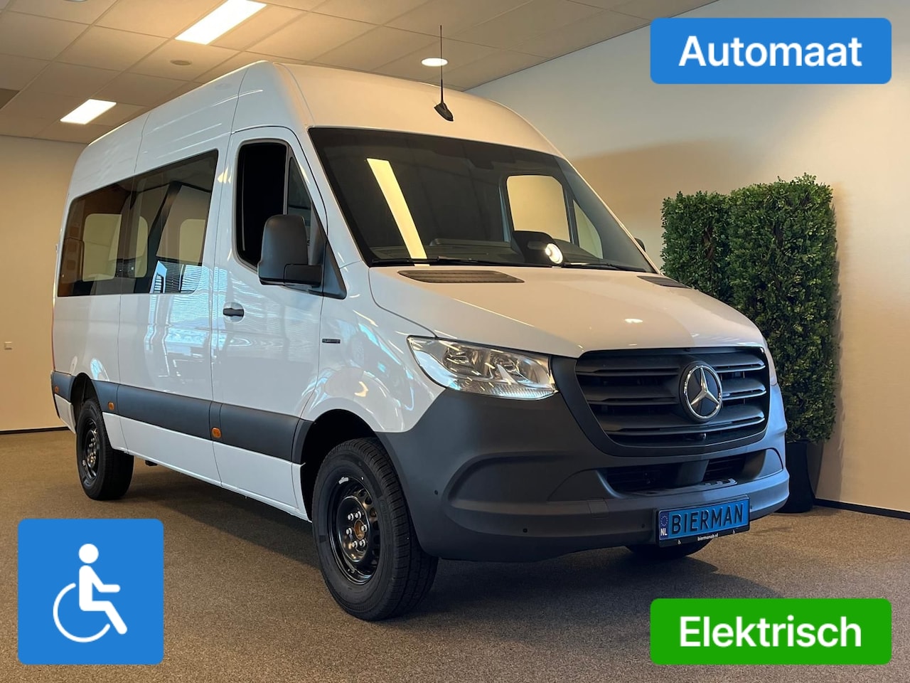 Mercedes-Benz eSprinter - L2H2 Rolstoelbus Groepsvervoer Elektrisch 81 kwh - 330km WLTP - AutoWereld.nl