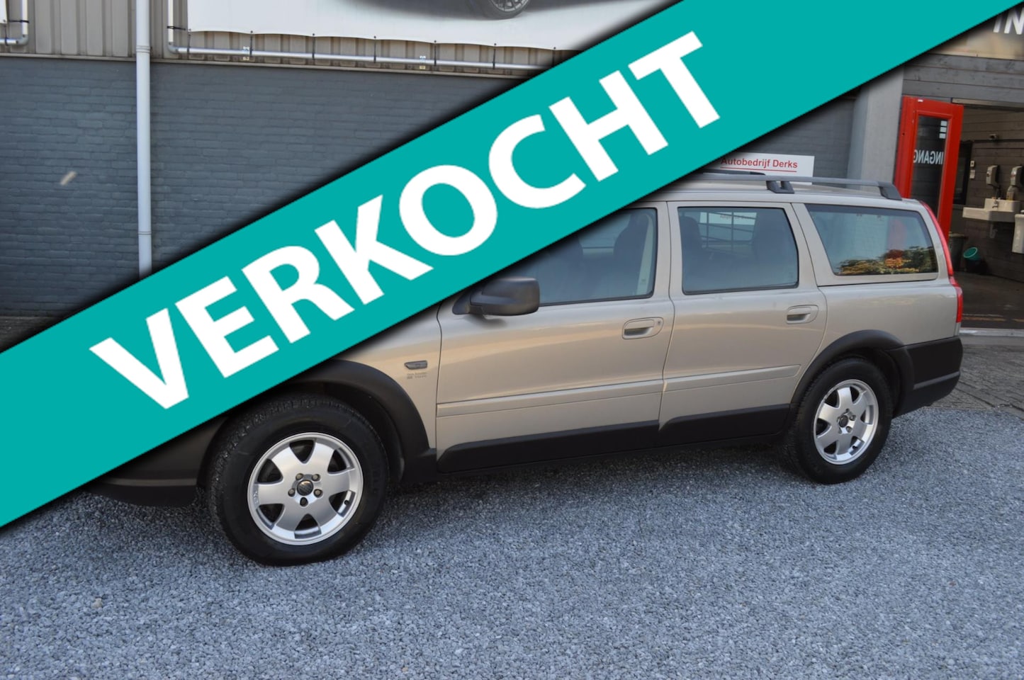 Volvo XC70 - 2.5 T Geartronic Comfort Line 2.5 T Geartronic Comfort Line - AutoWereld.nl