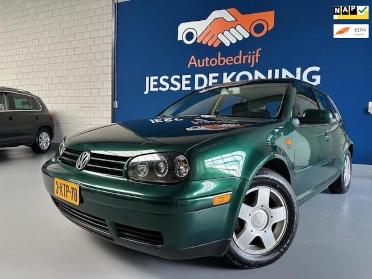 Volkswagen Golf - GLS 2.0.bj.2000.airco,sportvelgen,open dak,cruise control,5 deurs,trekhaak,APK tot 06/2026 - AutoWereld.nl