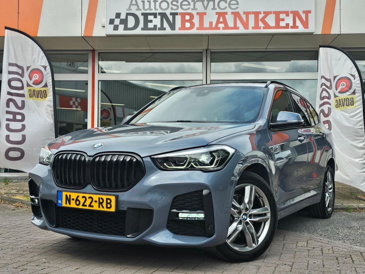 BMW X1 - SDrive18i High Executive Automaat BJ.2021 / Panodak / M SportPakket / Clima / Led Koplampe - AutoWereld.nl