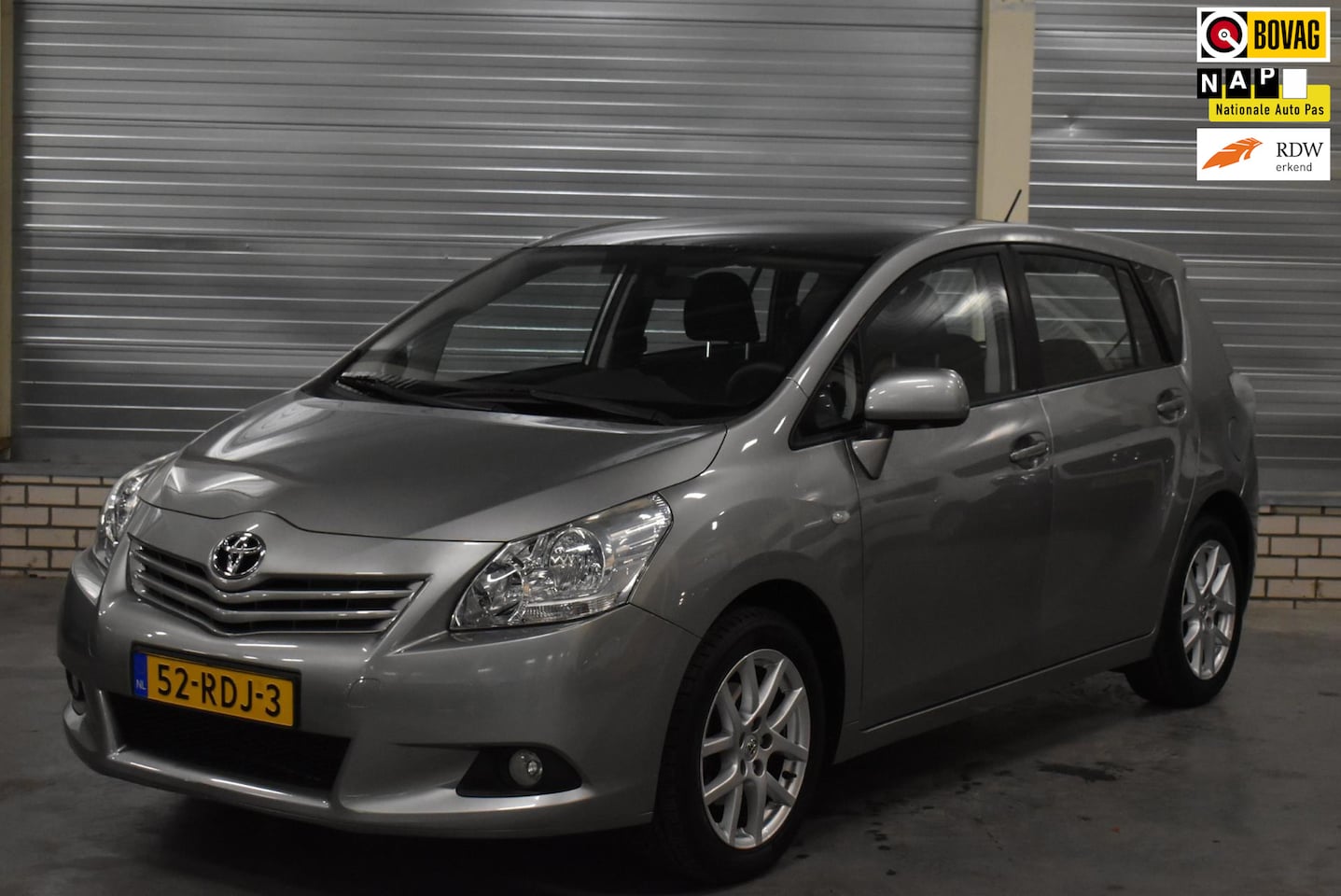 Toyota Verso - 1.6 VVT-i Business + Navigatie|Bluetooth|Camera|Panoramadak|Trekhaak| - AutoWereld.nl