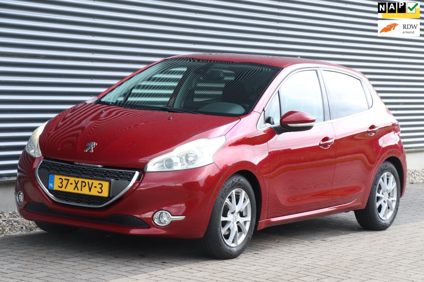 Peugeot 208 - 1.4 VTi Allure - LED / CARPLAY / PDC / VOL! - AutoWereld.nl