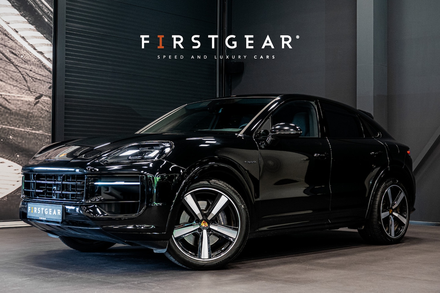 Porsche Cayenne Coupé - 3.0 E-Hybrid *Sport-Chrono / Bijrijder-Display / BOSE / HUD / Stoelventilatie* - AutoWereld.nl