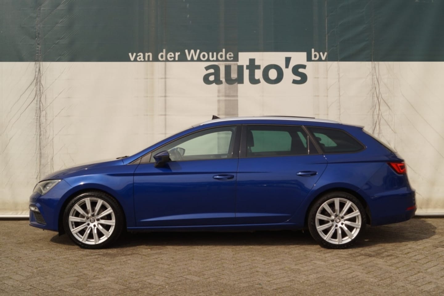 Seat Leon ST - 1.4 EcoTSI 150pk DSG FR -PANO-LED-ECC-PDC- - AutoWereld.nl