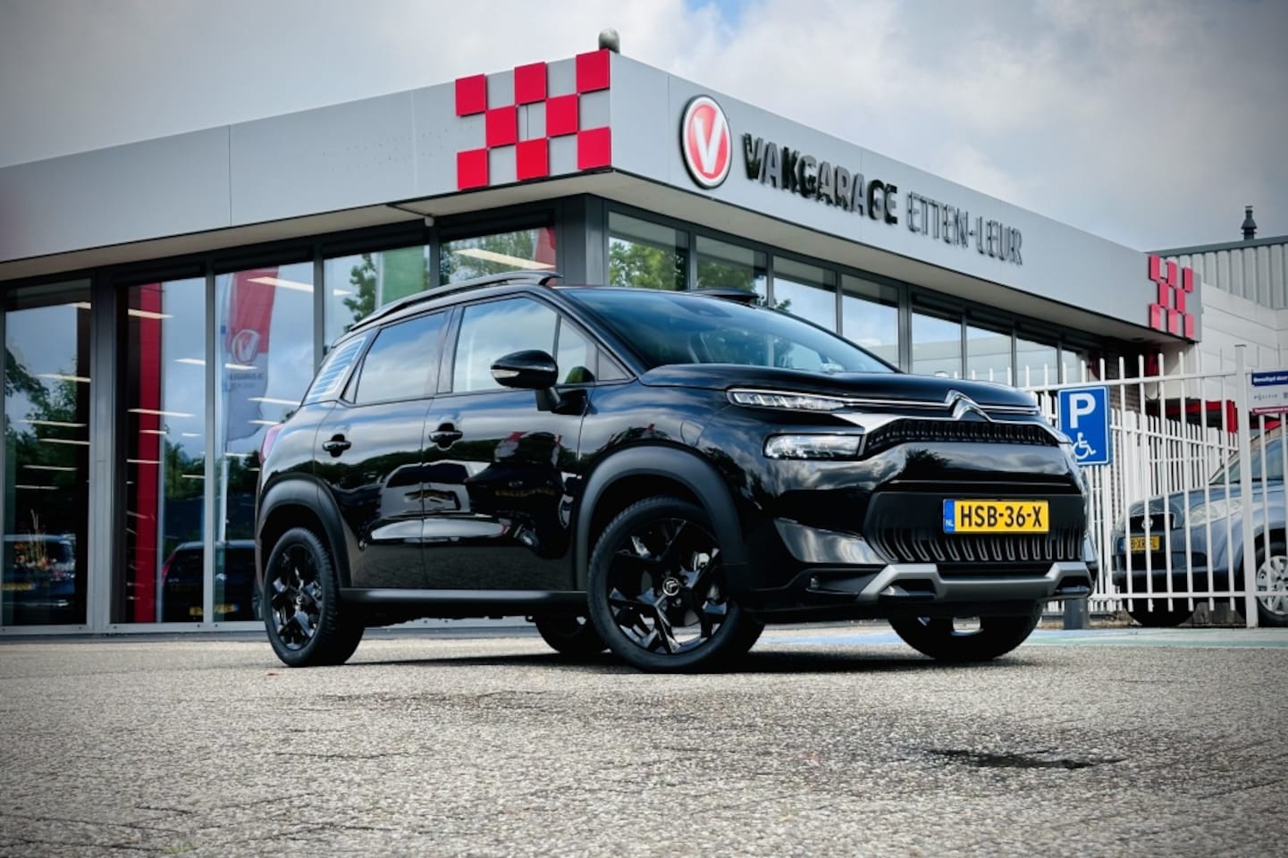 Citroën C3 Aircross - 1.2 110PK Max / HUD / LED / CAMERA / CLIMA - AutoWereld.nl