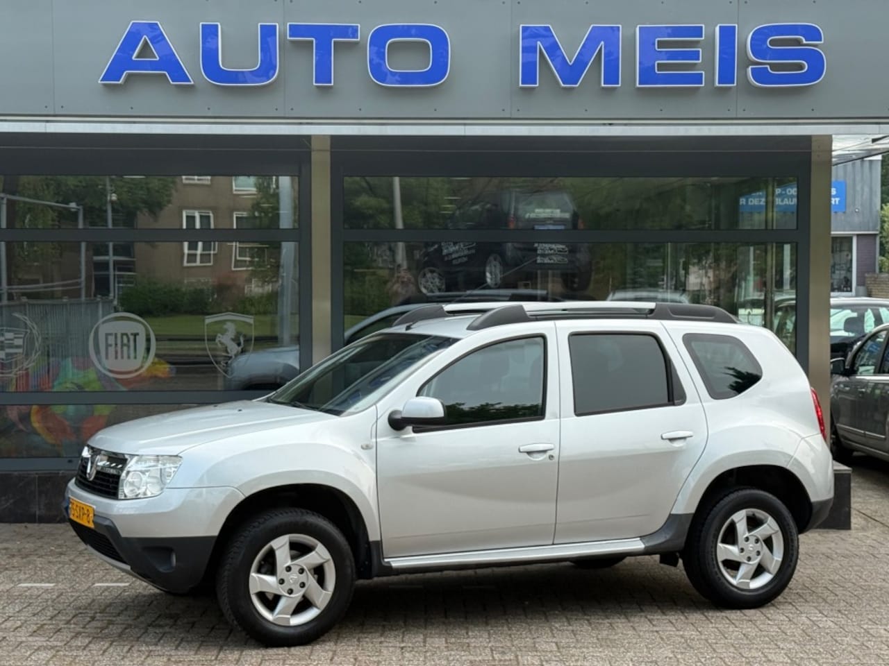 Dacia Duster - 1.6 Laureate 2WD Airco 100% Dealeronderhouden - AutoWereld.nl