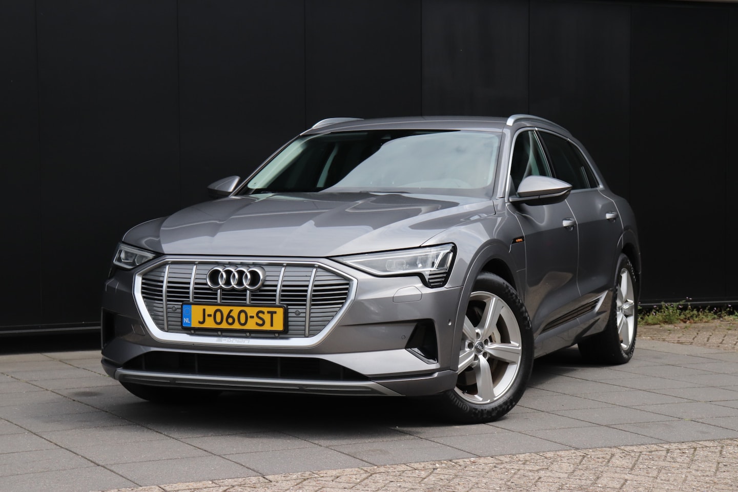Audi e-tron - 50 quattro Business edition 71 kWh - AutoWereld.nl