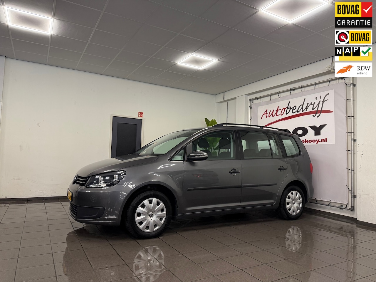 Volkswagen Touran - 1.4 TSI * 1e Eig / Dealer onderhouden / Navigatie / NL Auto * - AutoWereld.nl
