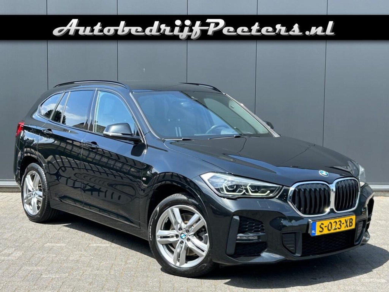 BMW X1 - xDrive25e M Sport Shadow Sfeerlicht LED Leder Navi E.klep Cruise PDC - AutoWereld.nl