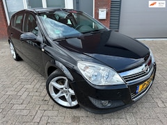 Opel Astra - 1.6 Essentia / Airco / 5DRS / 18inch / AUT / NAP