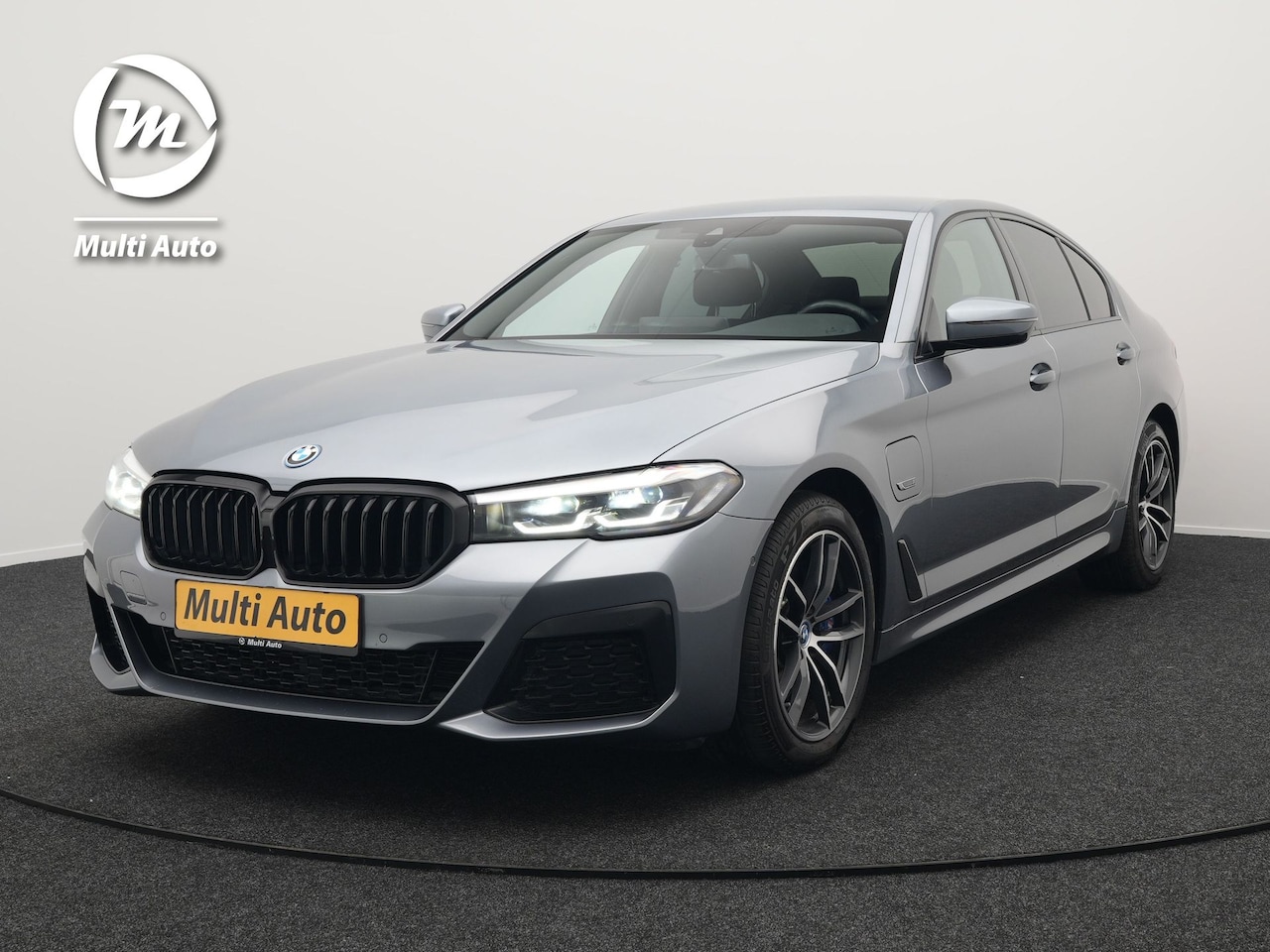 BMW 5-serie - 530e M Sport LCI Plug In Hybrid | PHEV | Harman Kardon | Carplay | Sfeerverlichting | Elec - AutoWereld.nl